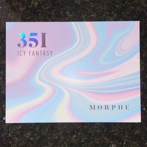 Morphe pallet 351 ICY FANTASY
